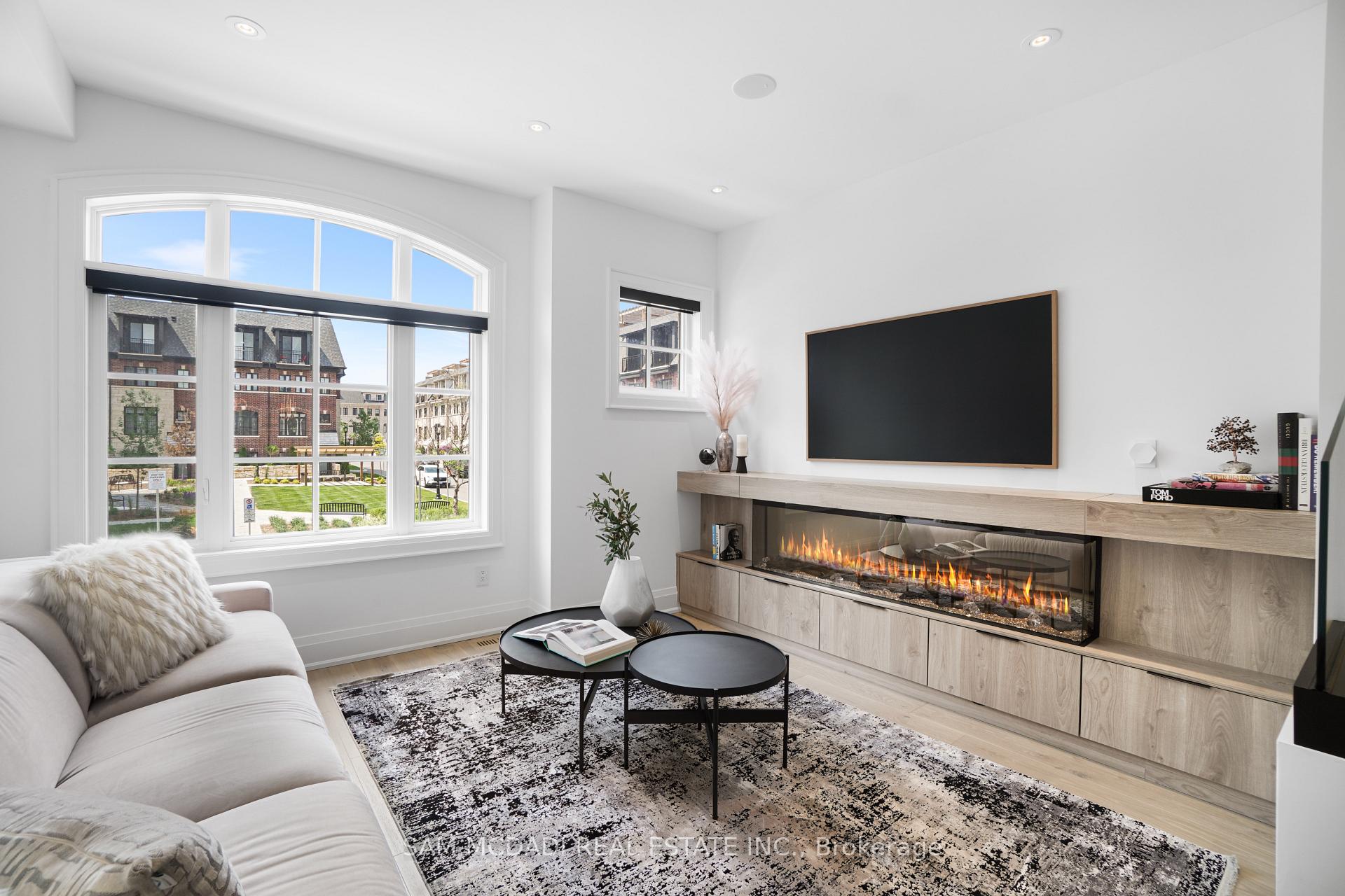 10 Lunar Crescent 24