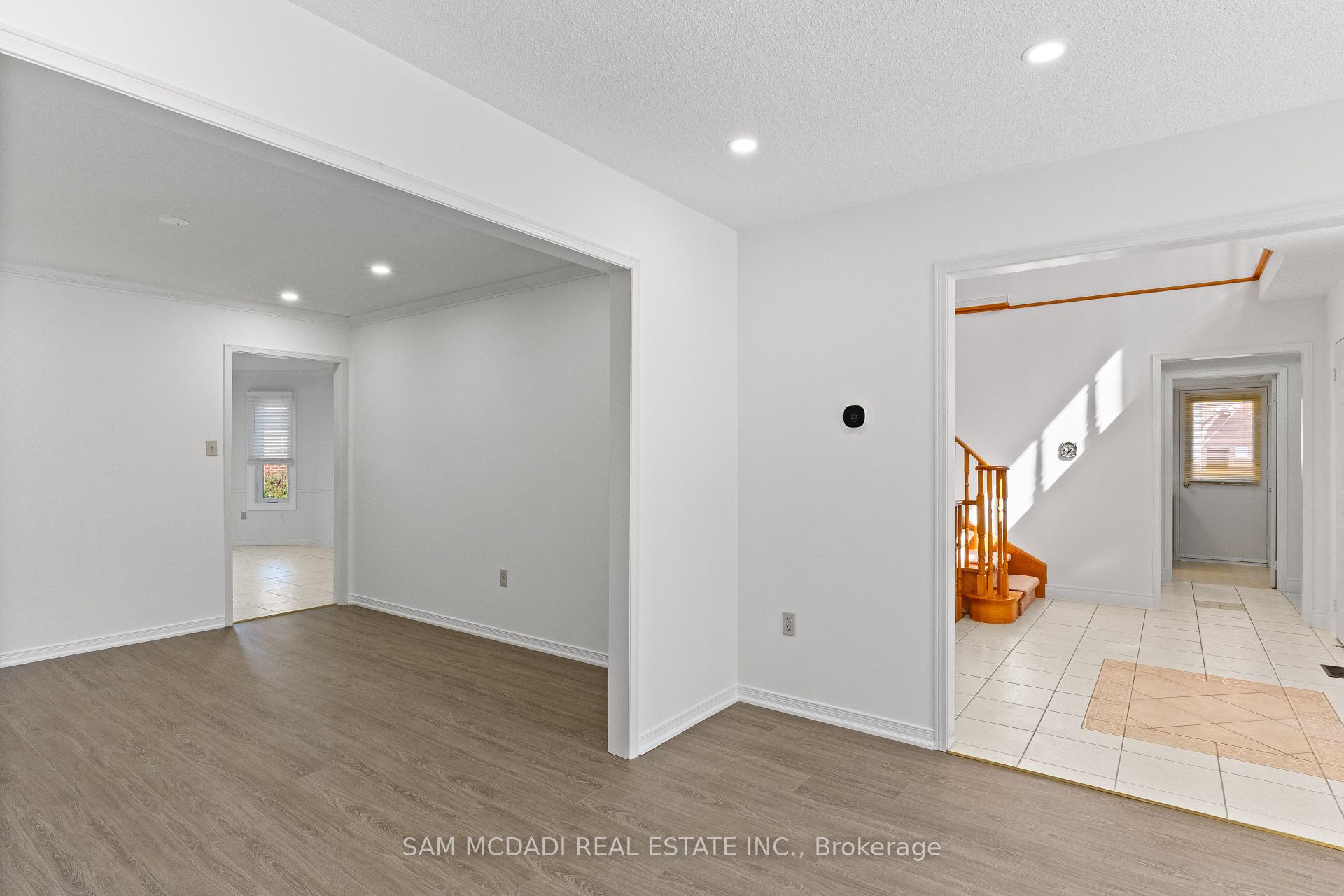 459 Glenashton Drive