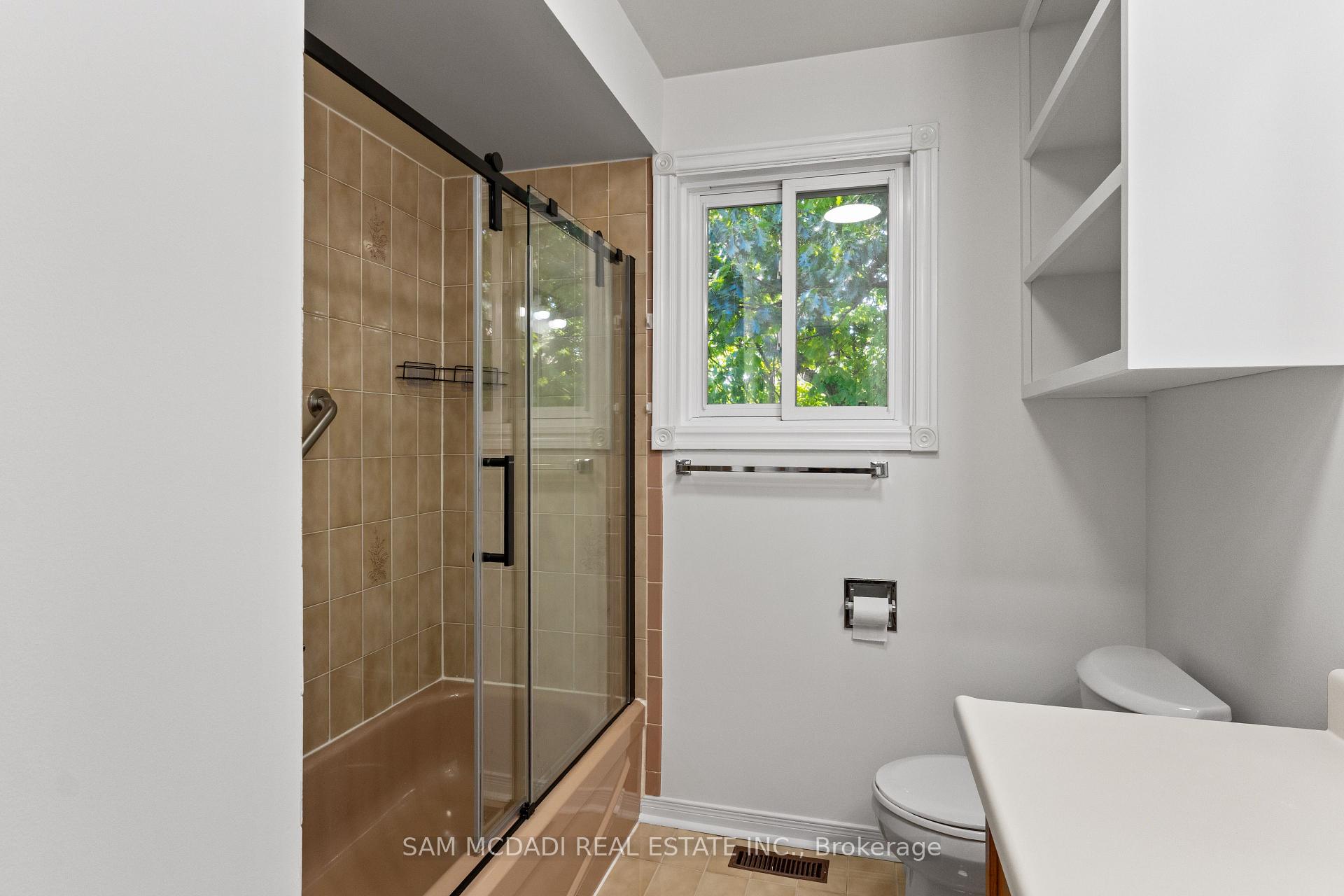 459 Glenashton Drive