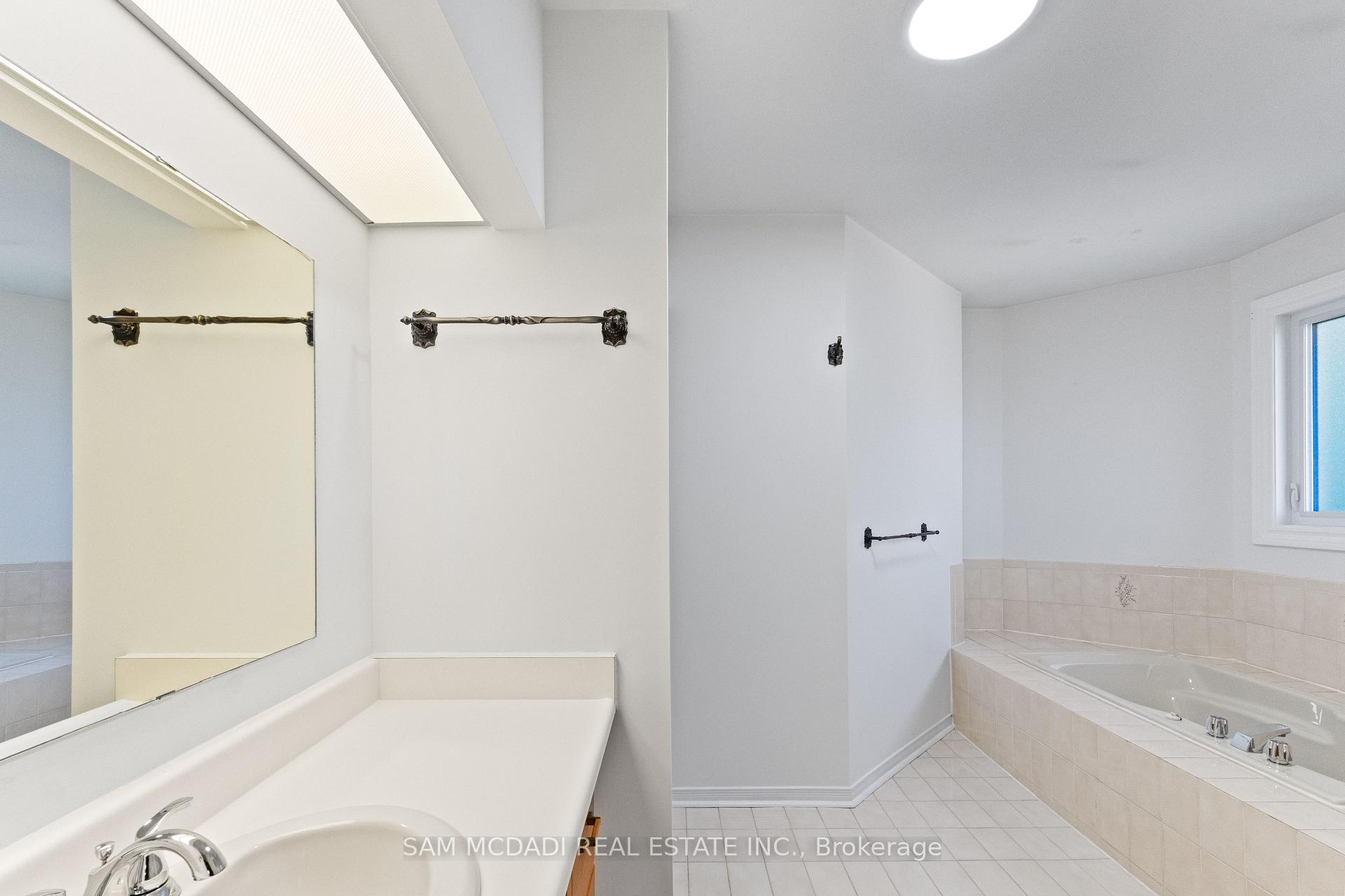 459 Glenashton Drive