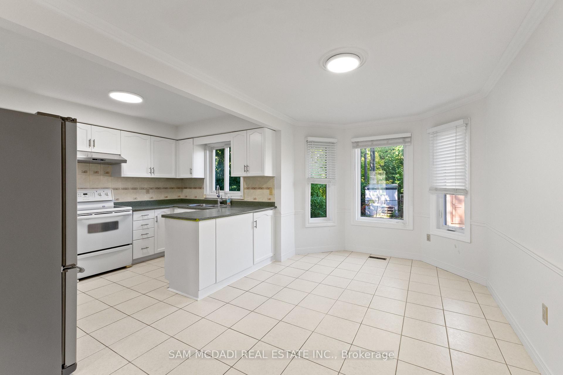 459 Glenashton Drive