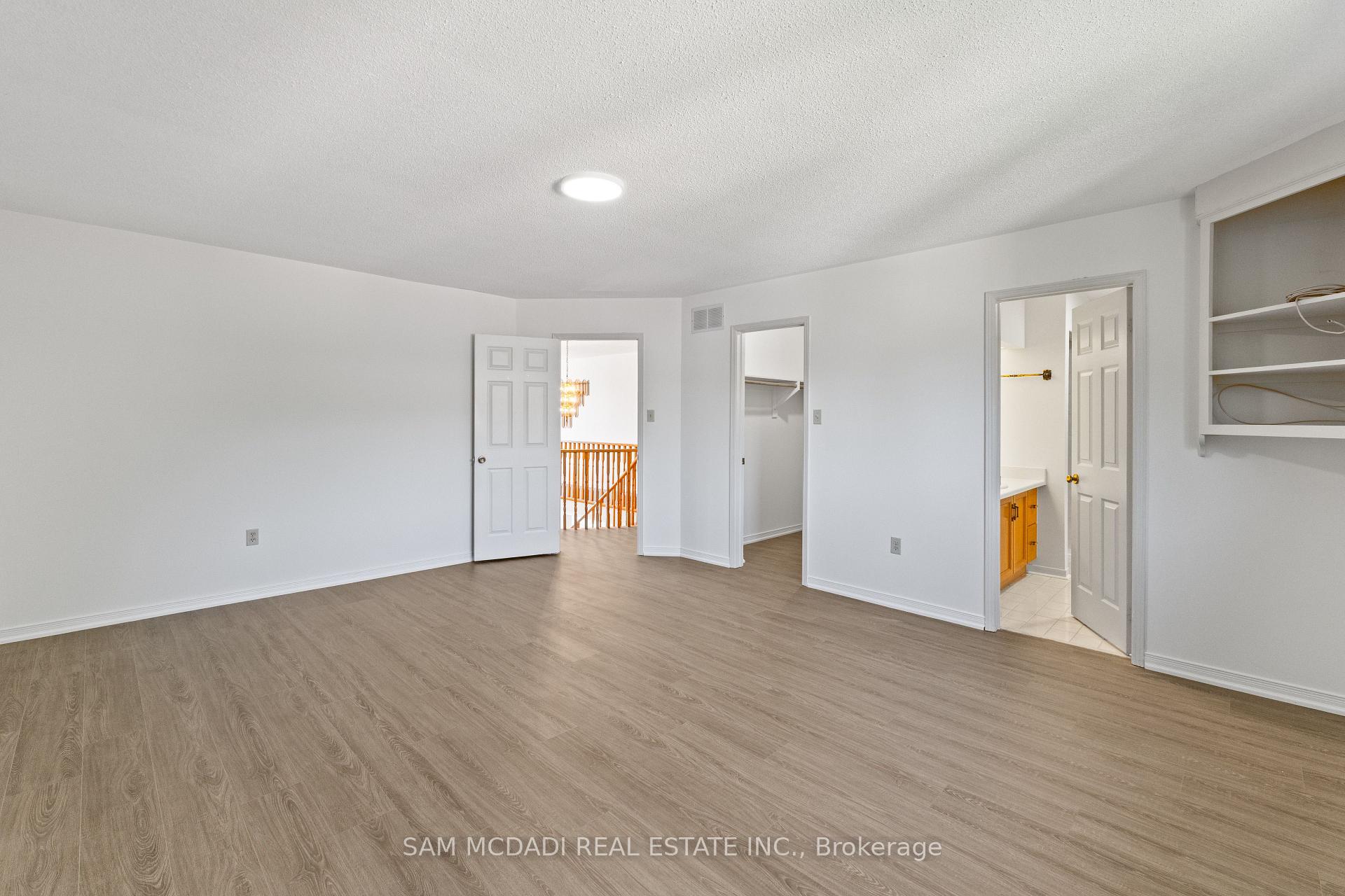 459 Glenashton Drive