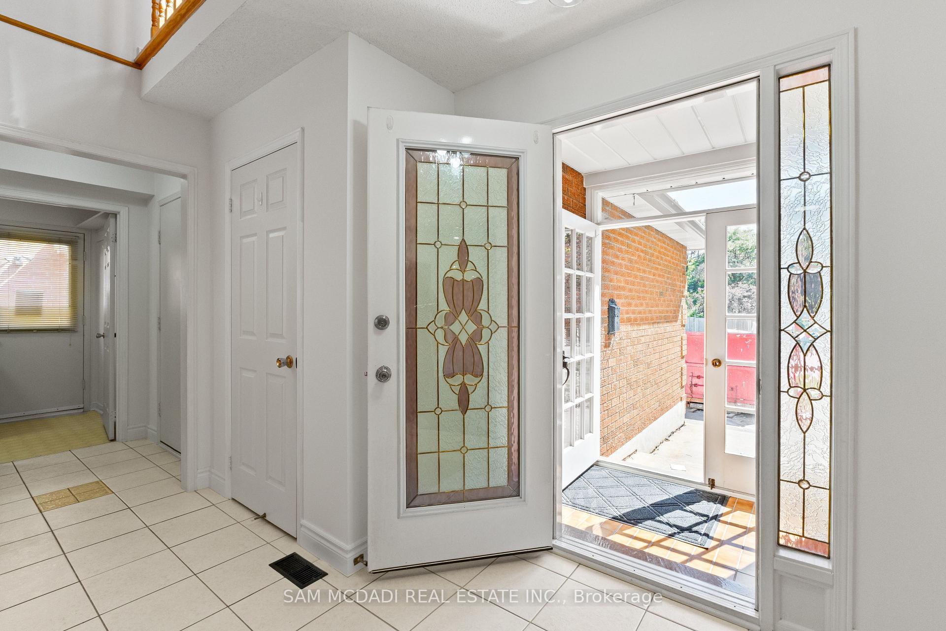 459 Glenashton Drive