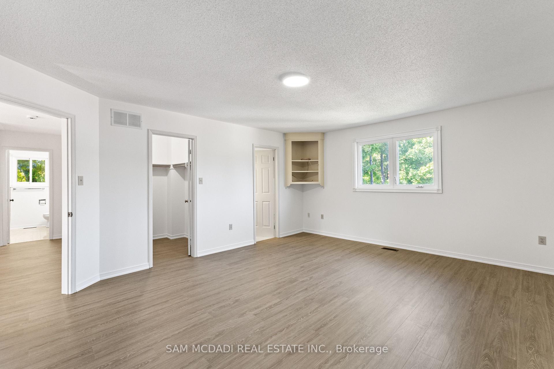 459 Glenashton Drive