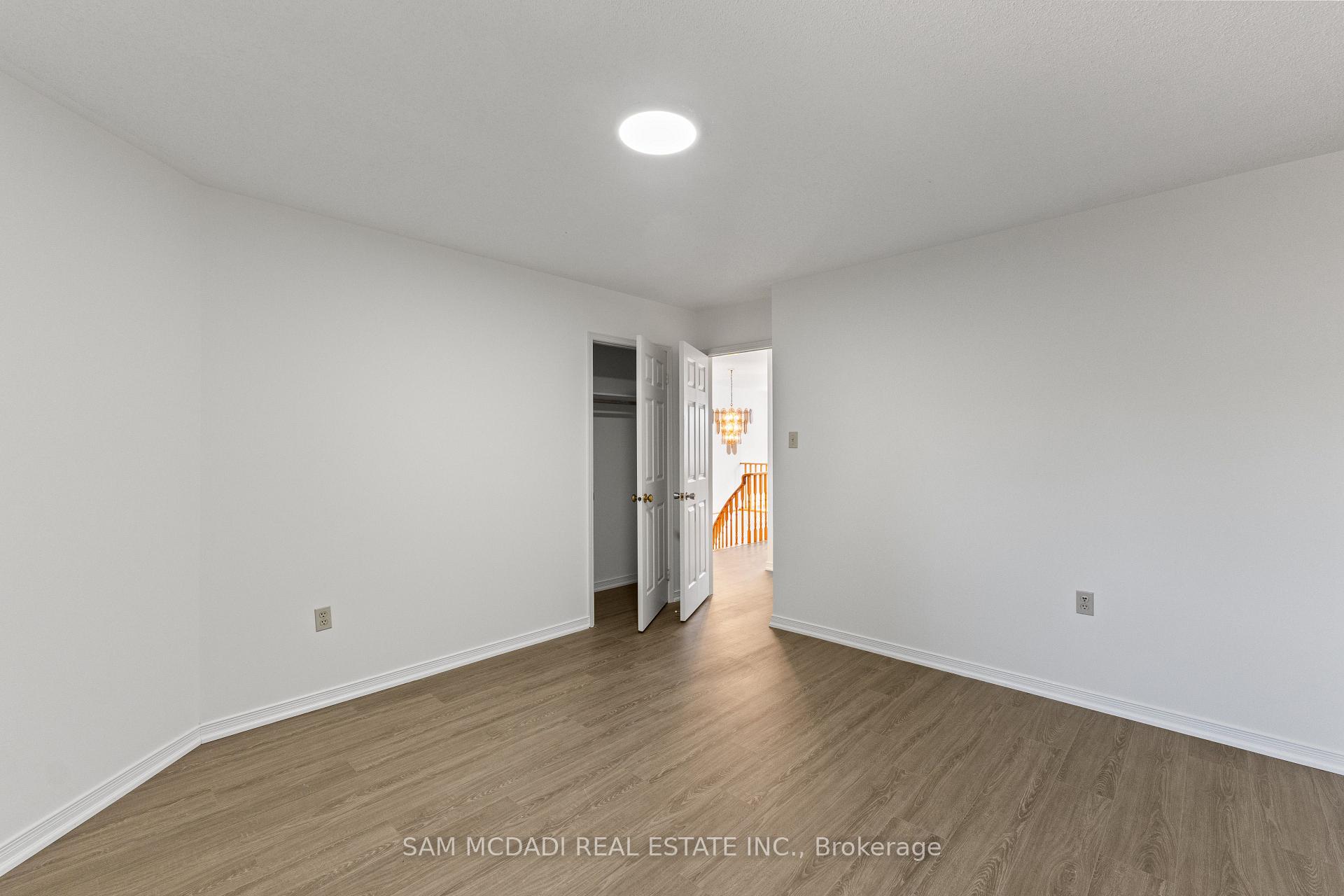 459 Glenashton Drive