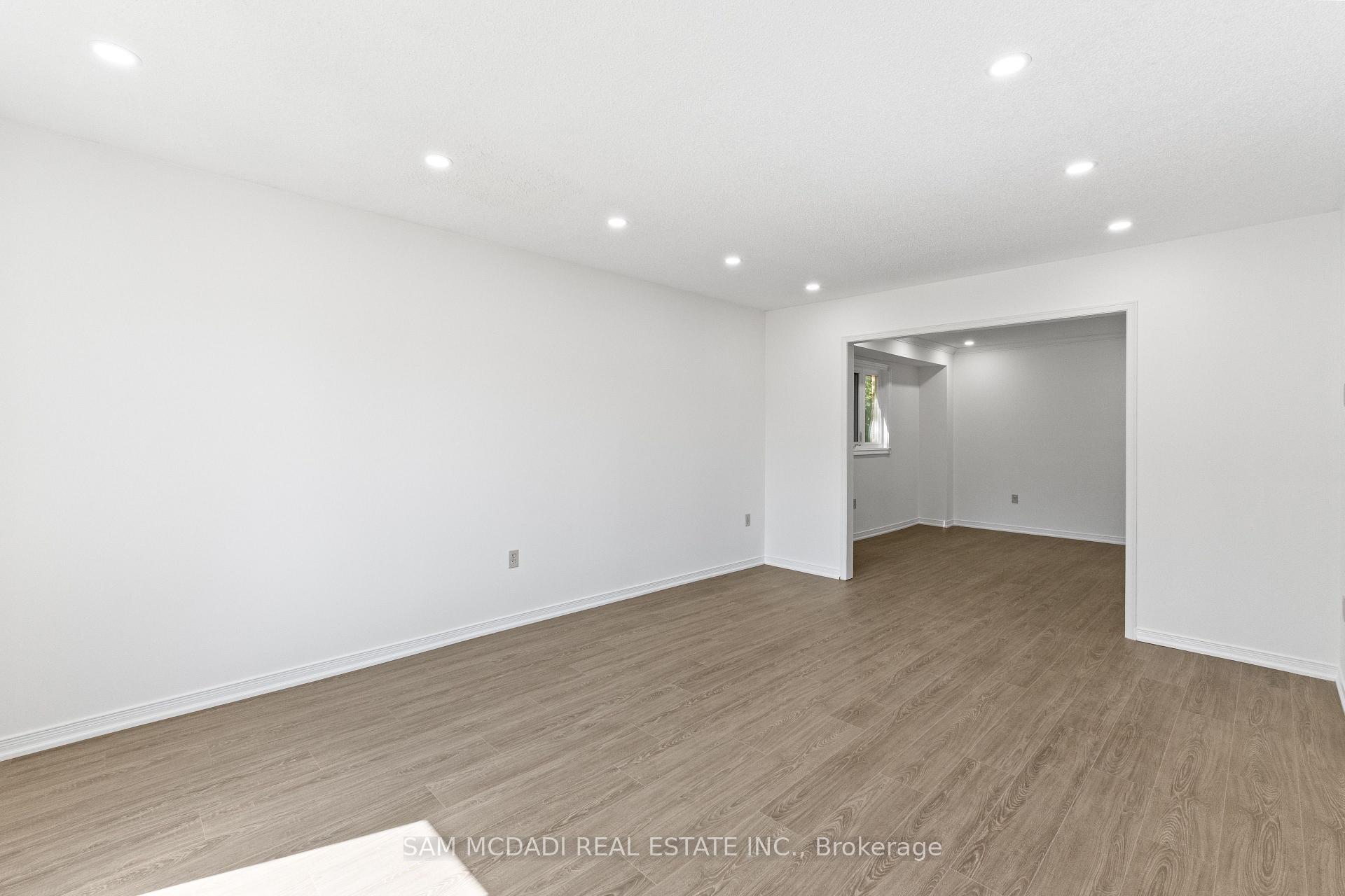 459 Glenashton Drive