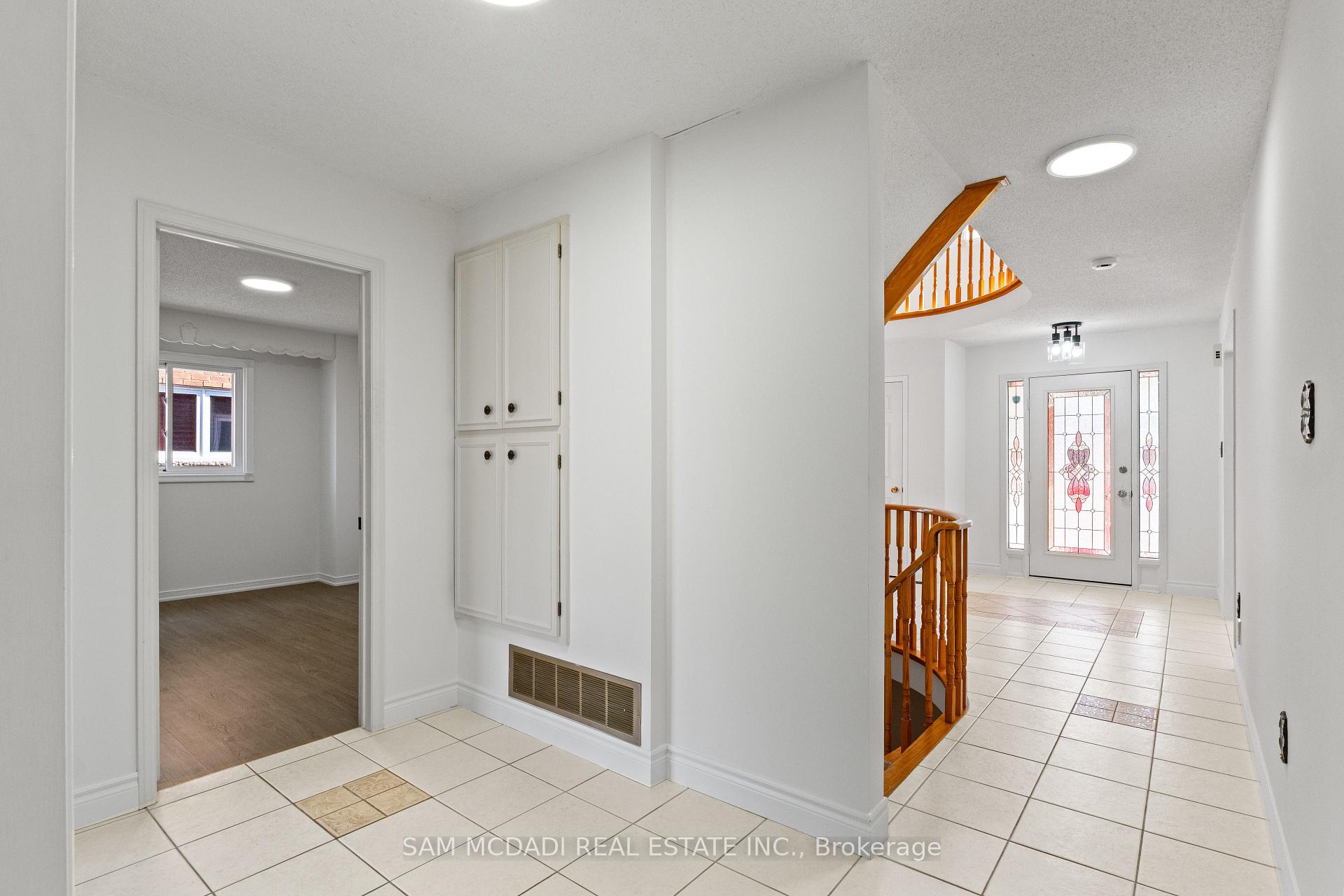 459 Glenashton Drive