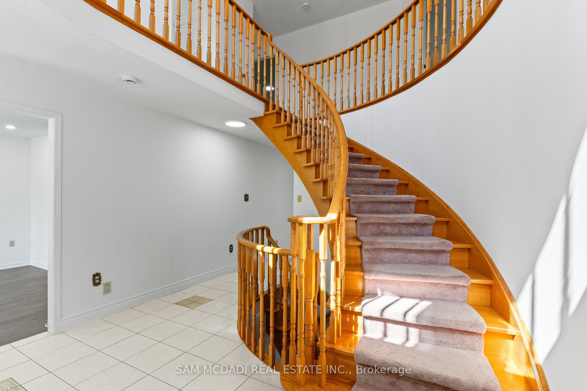 459 Glenashton Drive