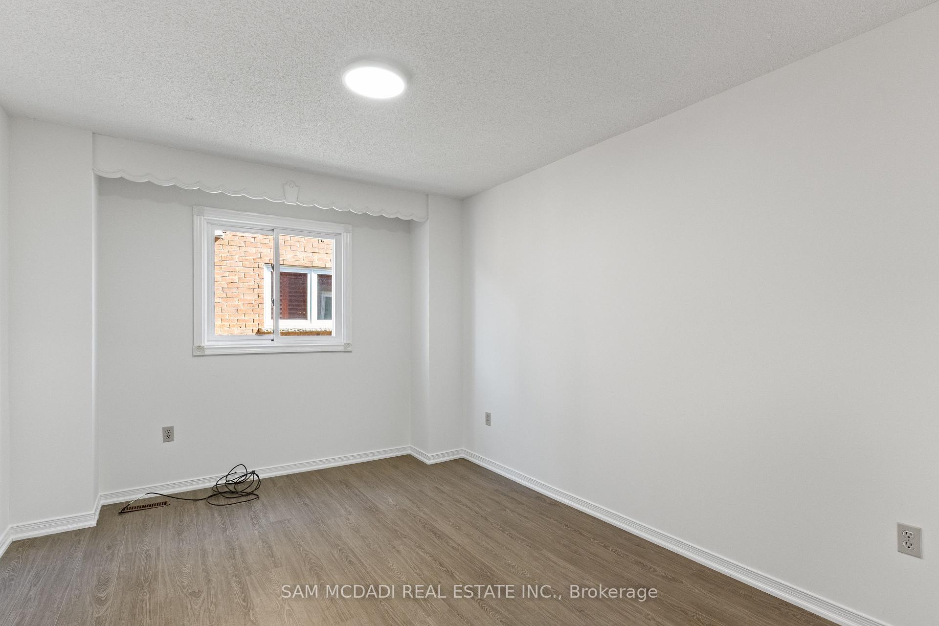 459 Glenashton Drive