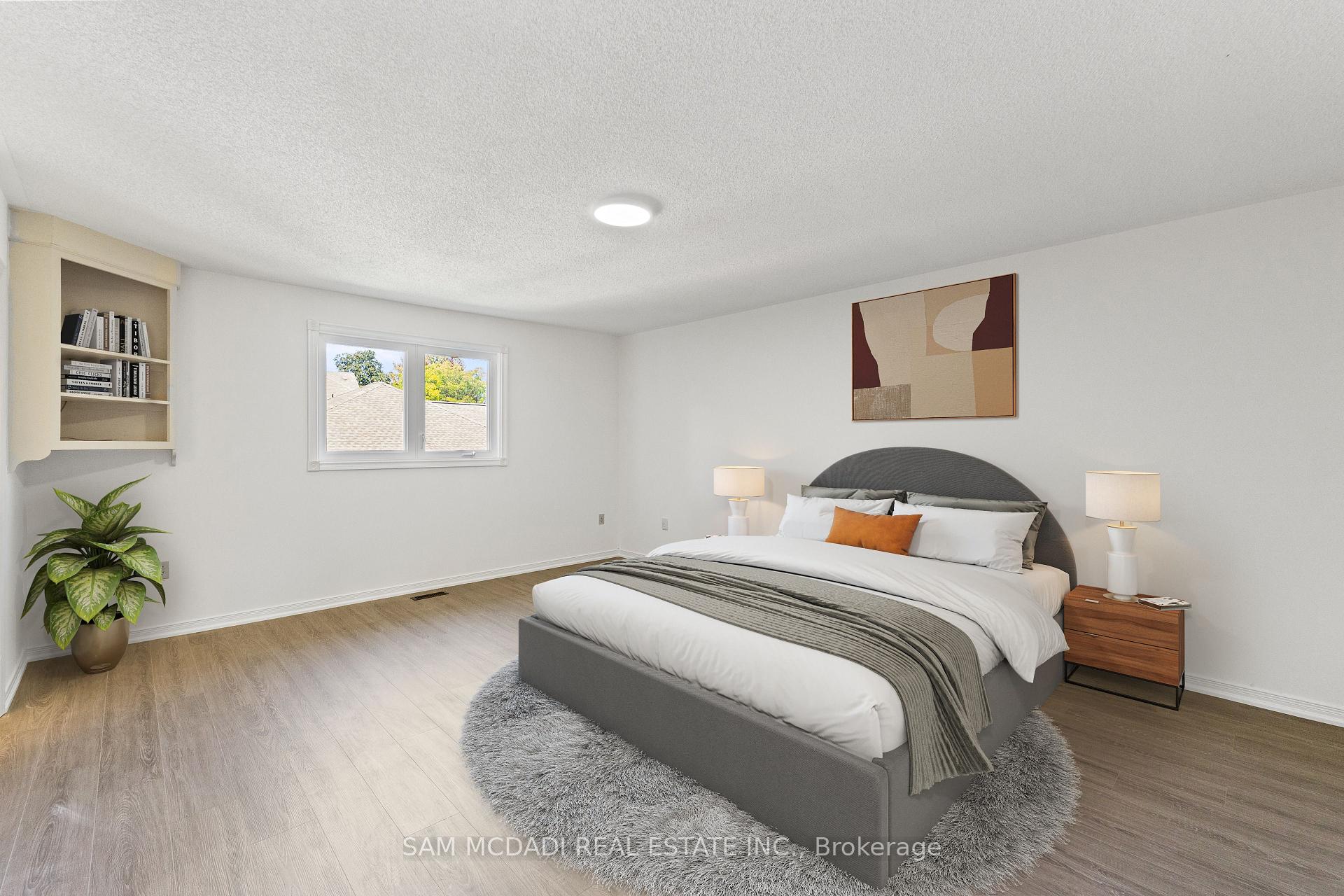 459 Glenashton Drive