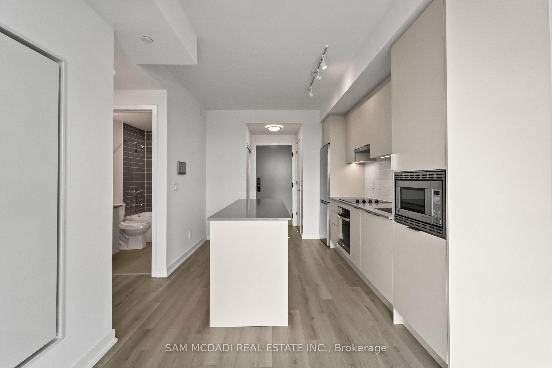 3079 Trafalgar Road 303