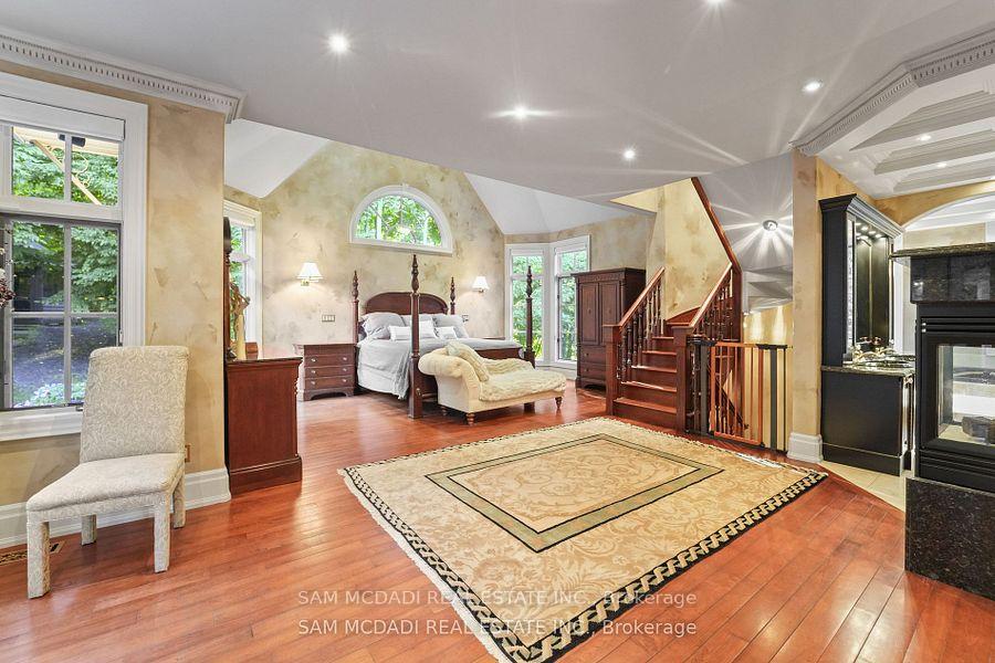 10140 Pineview Trail