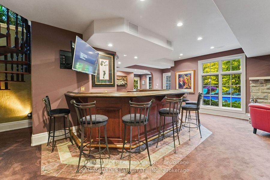 10140 Pineview Trail