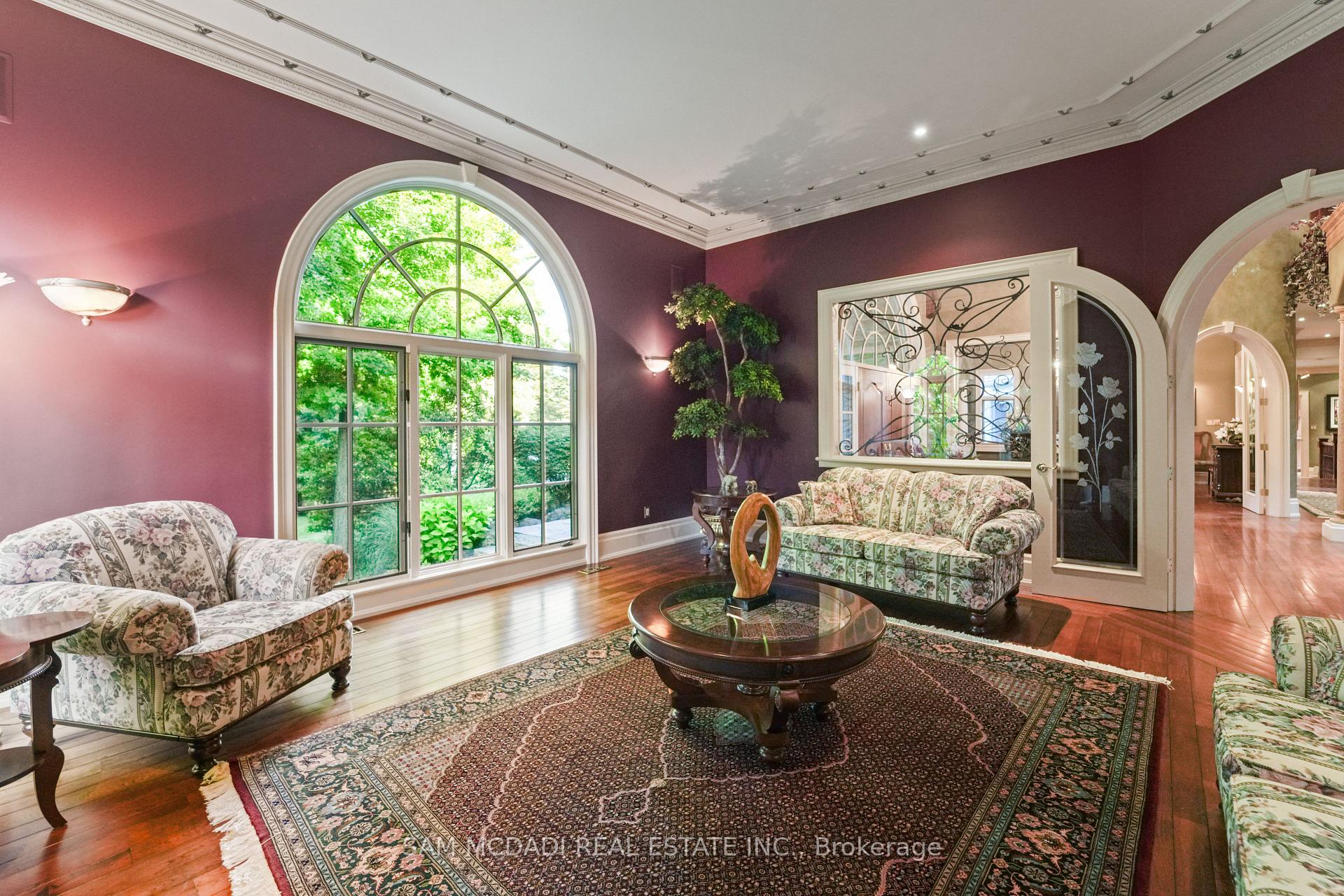 10140 Pineview Trail