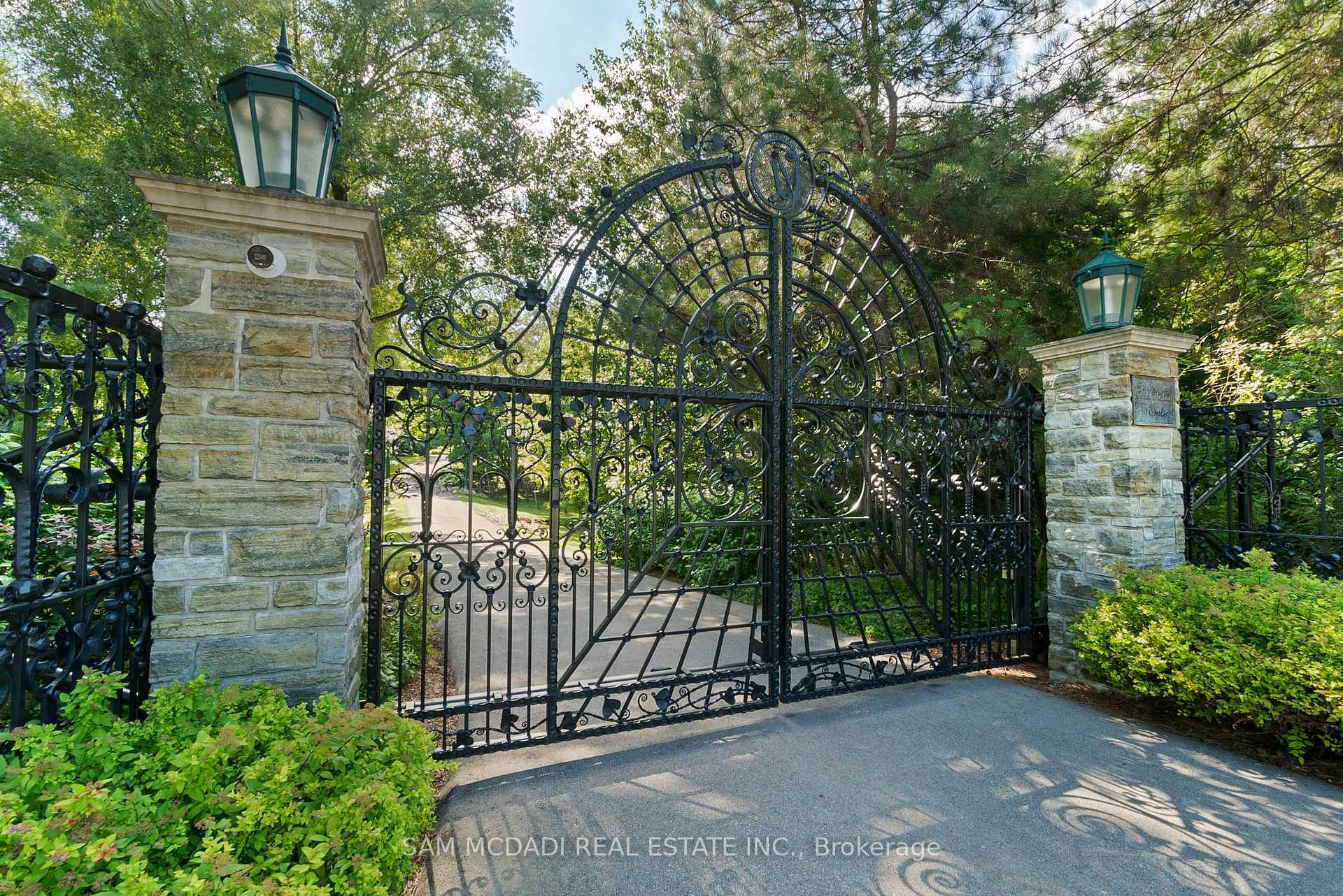 10140 Pineview Trail