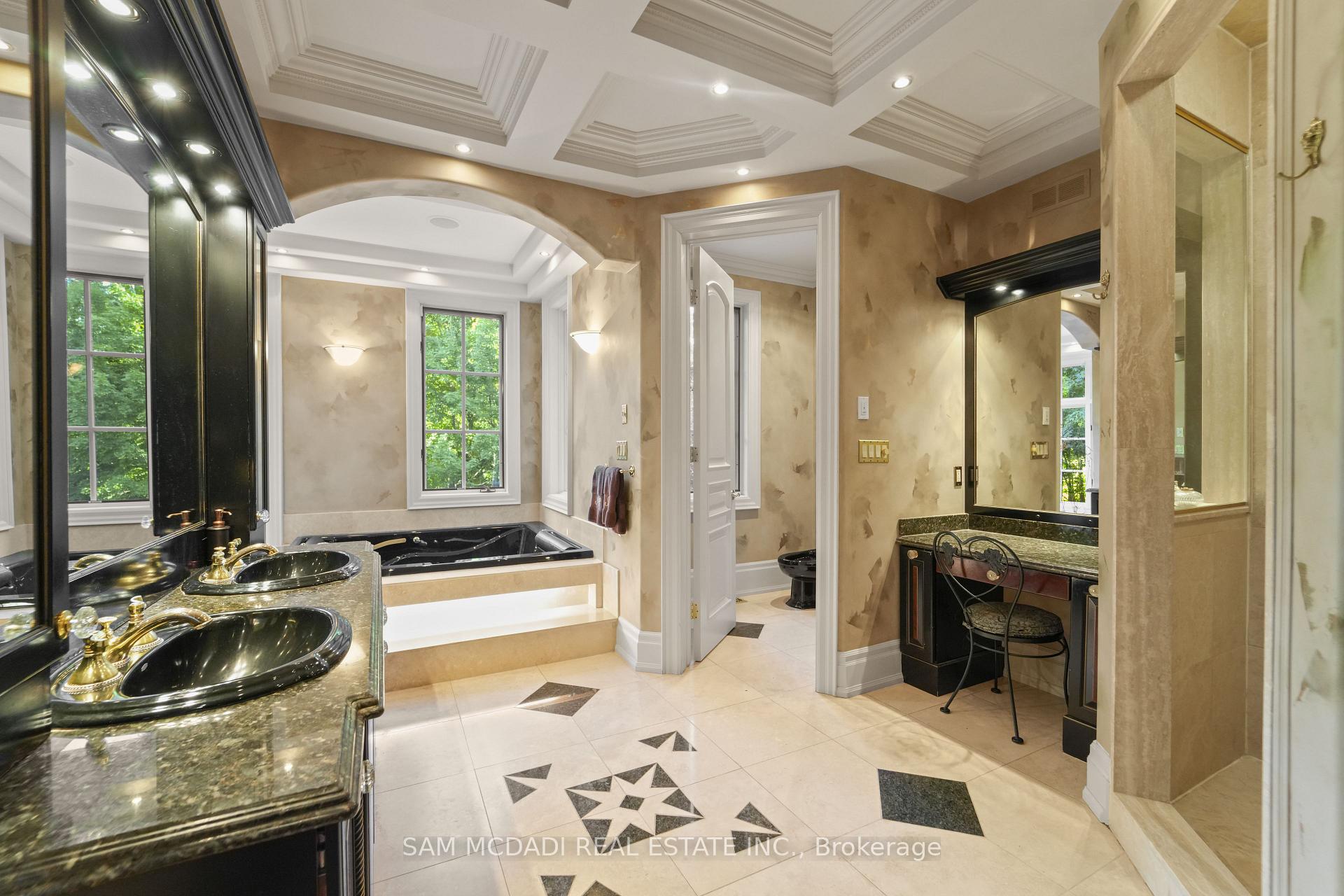 10140 Pineview Trail