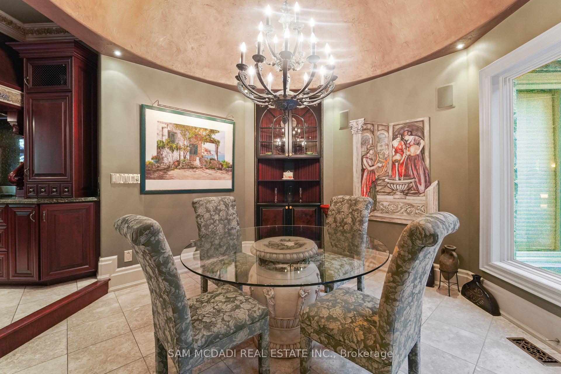 10140 Pineview Trail