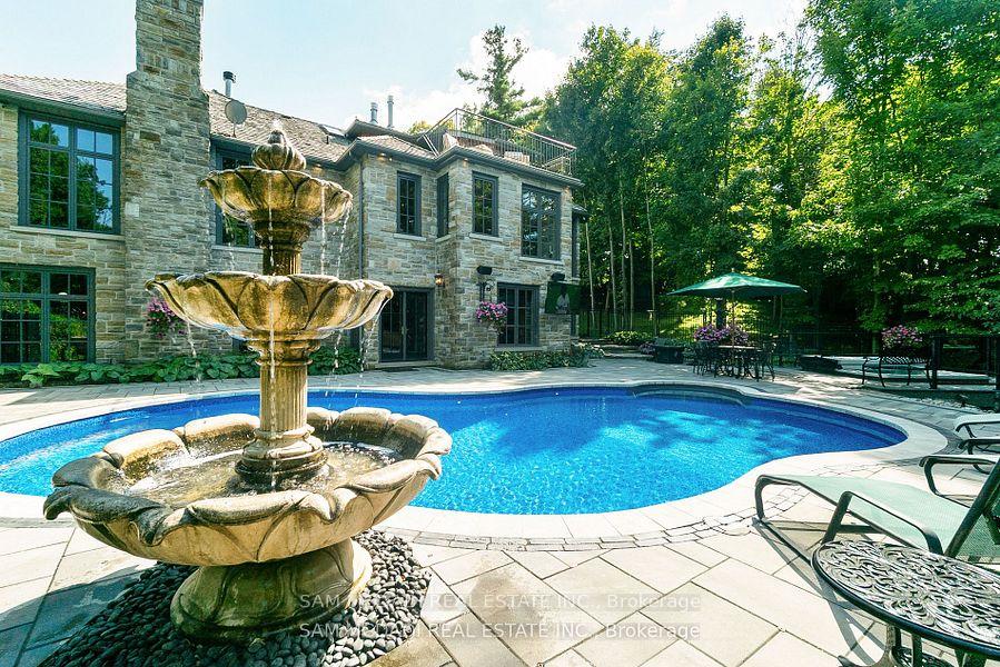 10140 Pineview Trail