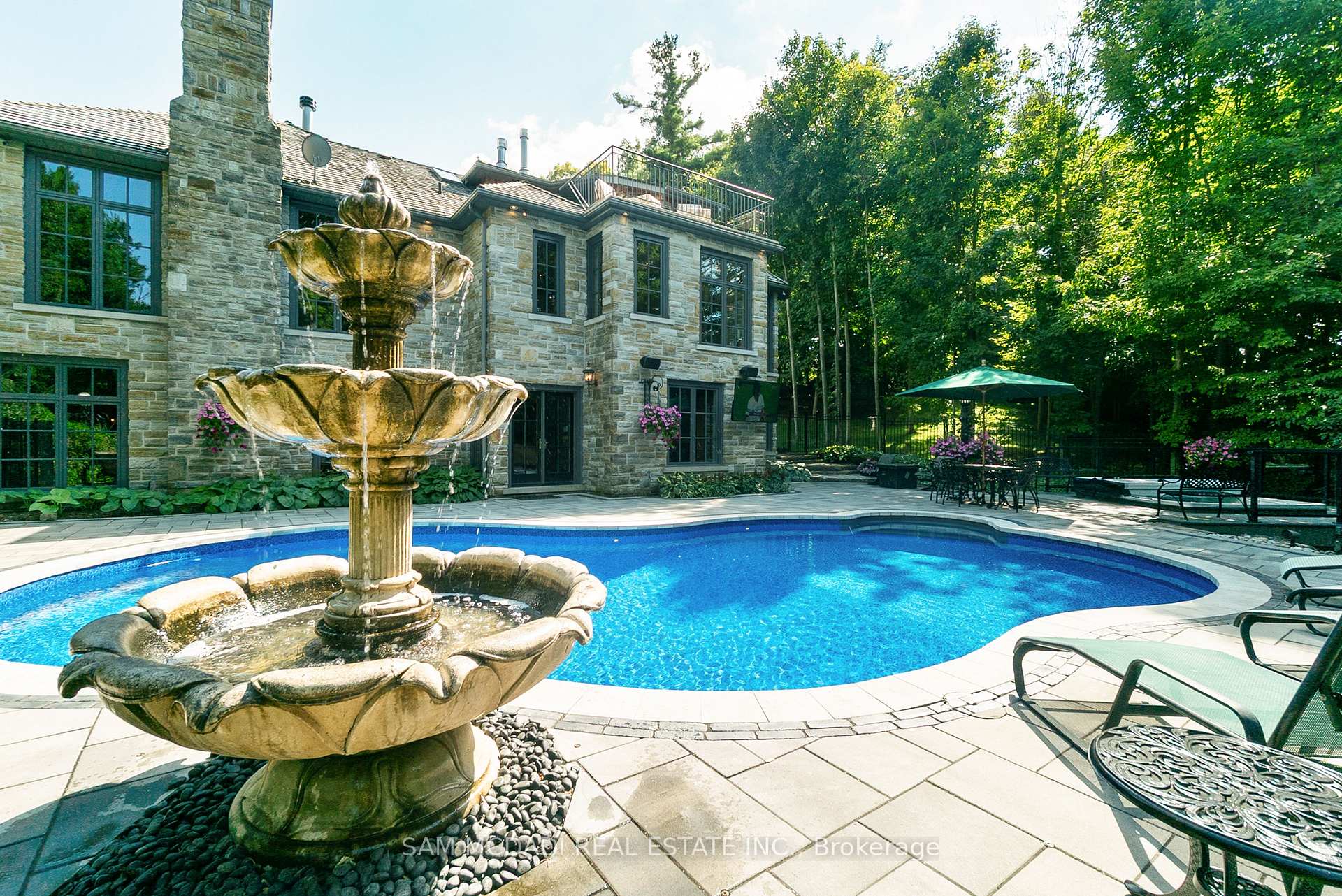 10140 Pineview Trail