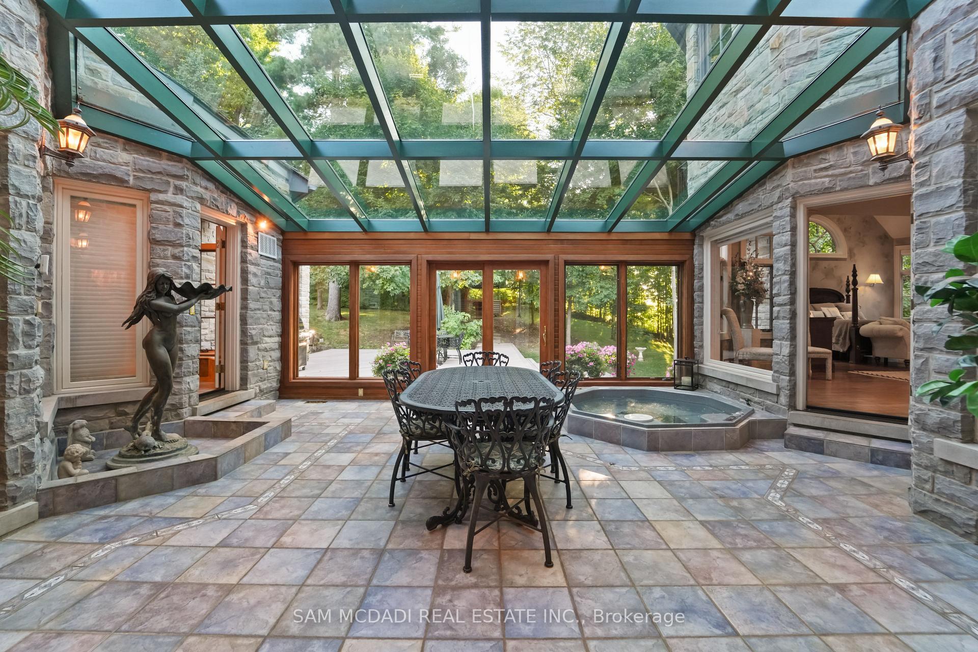 10140 Pineview Trail