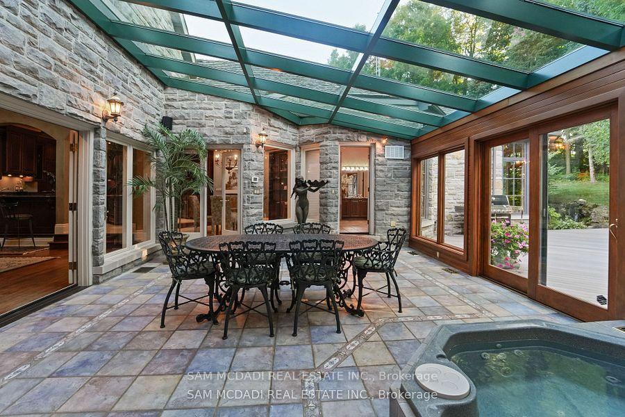 10140 Pineview Trail