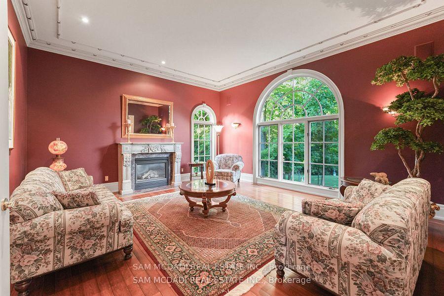 10140 Pineview Trail