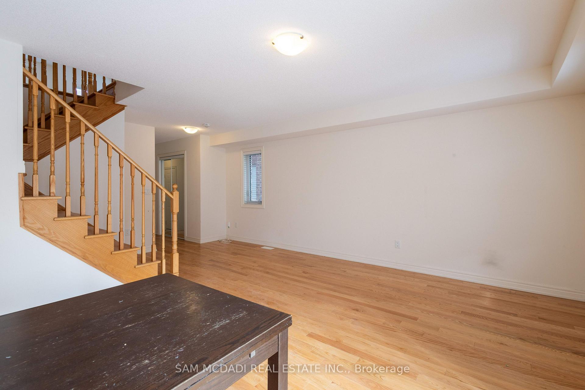 3932 S Tufgar Crescent S