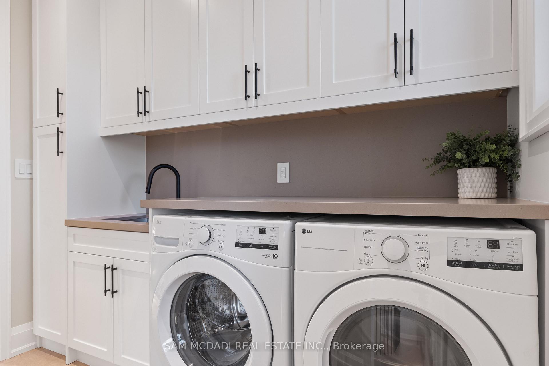 4584 Full Moon Circle