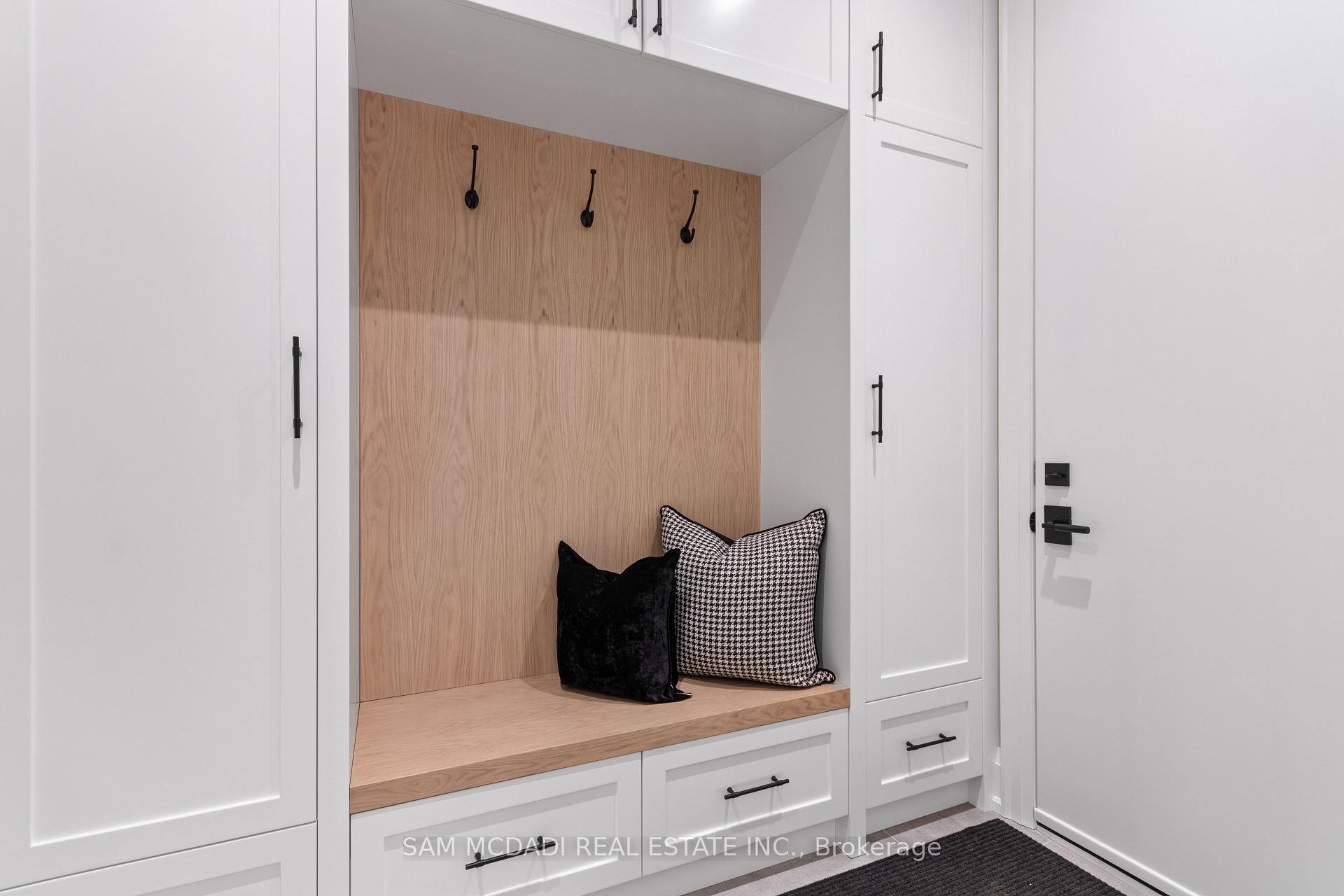 4584 Full Moon Circle