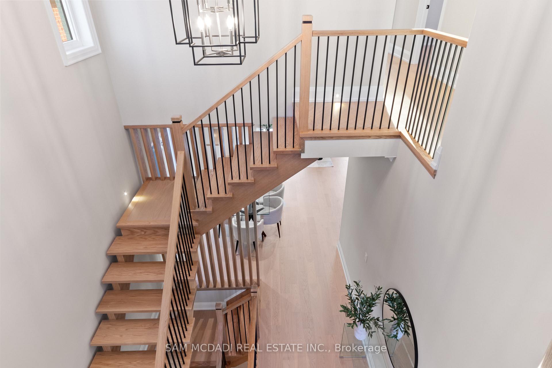 4584 Full Moon Circle