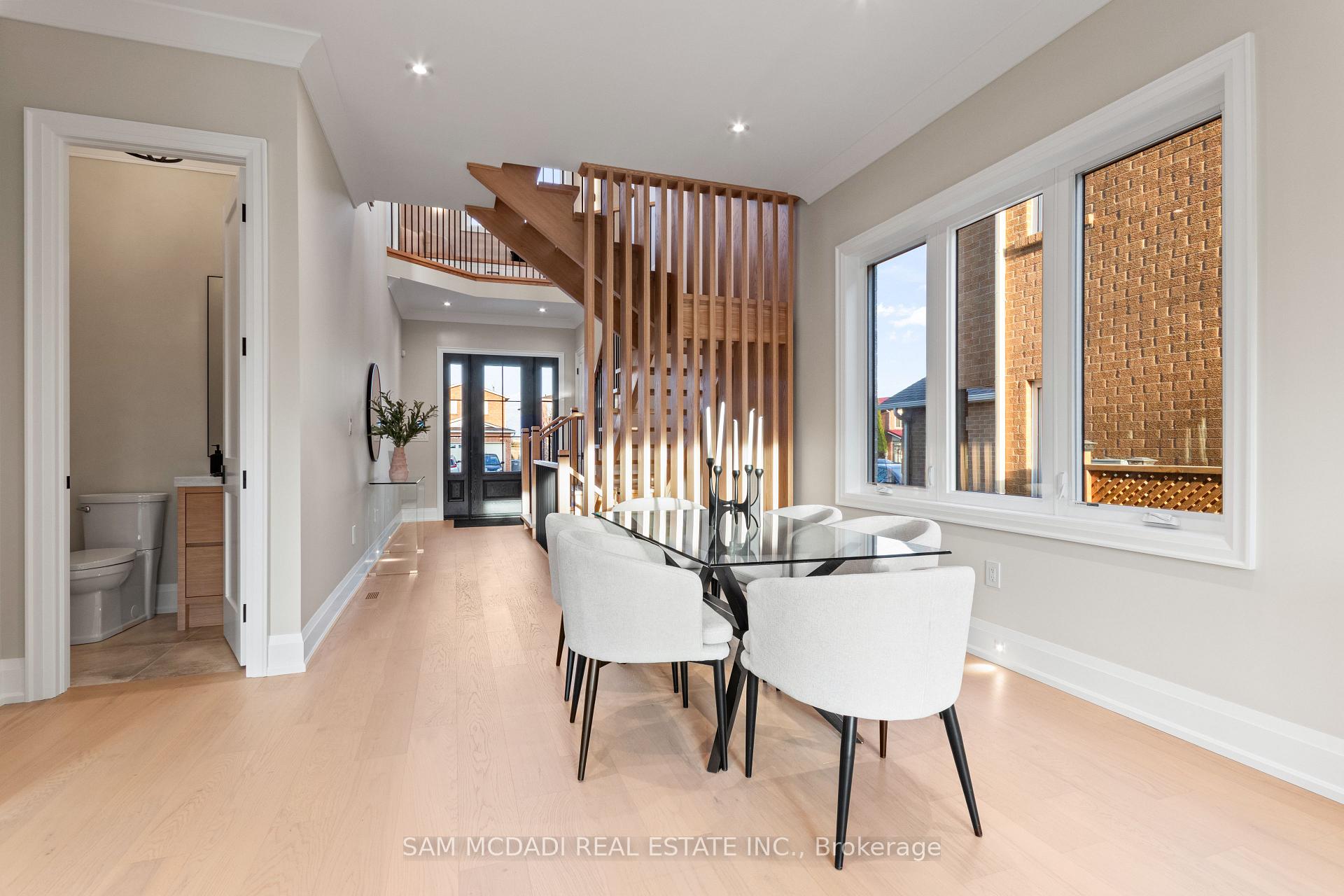 4584 Full Moon Circle