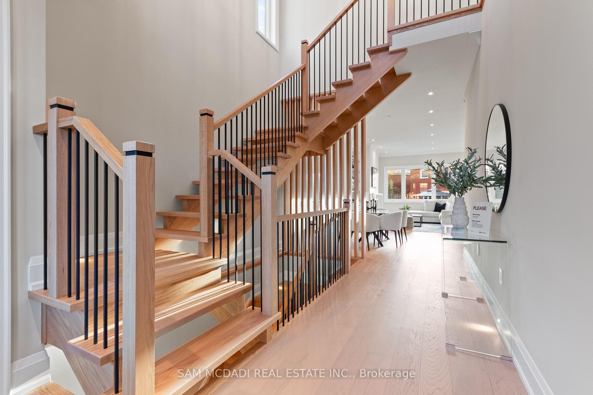 4584 Full Moon Circle