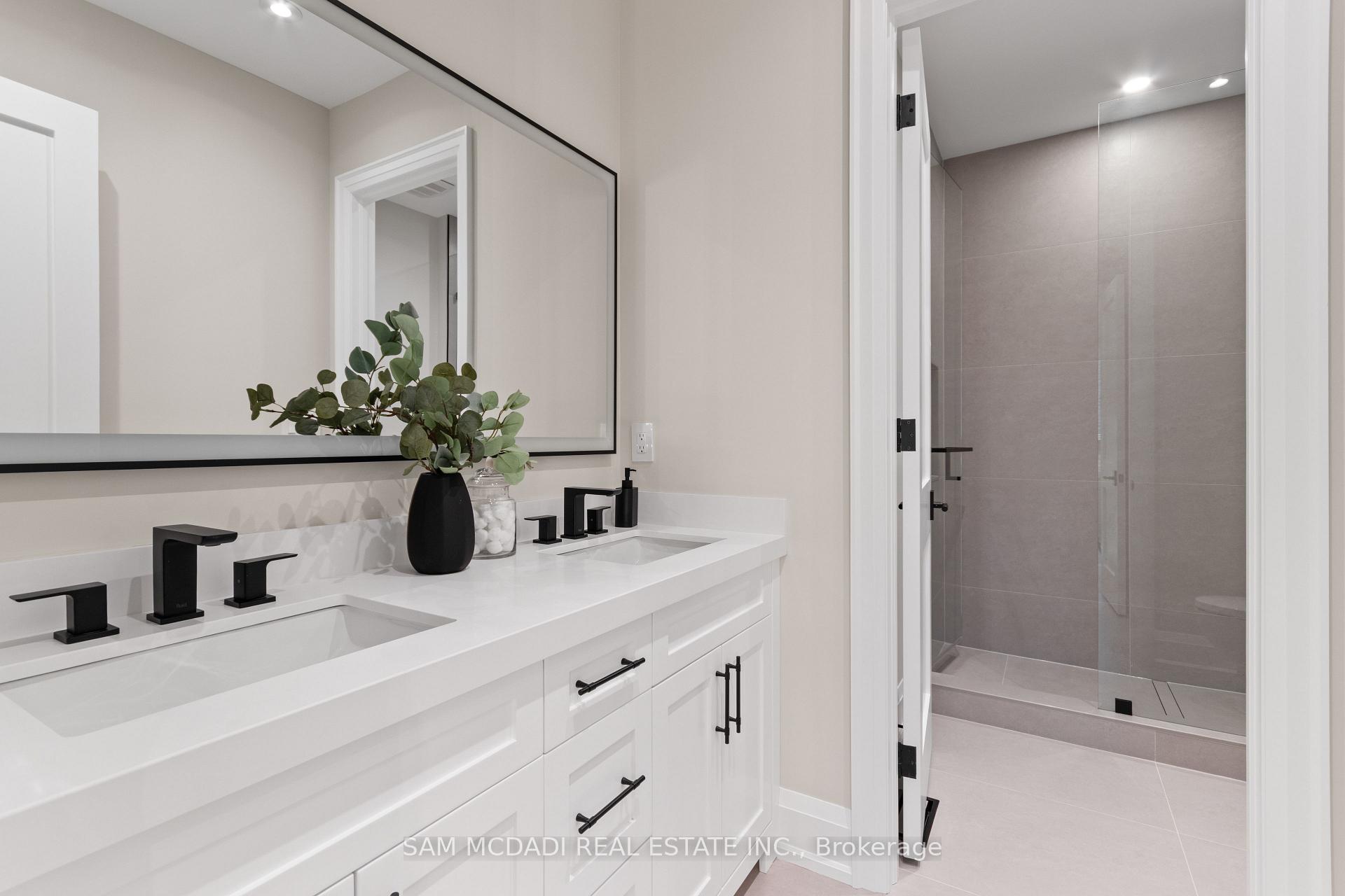 4584 Full Moon Circle