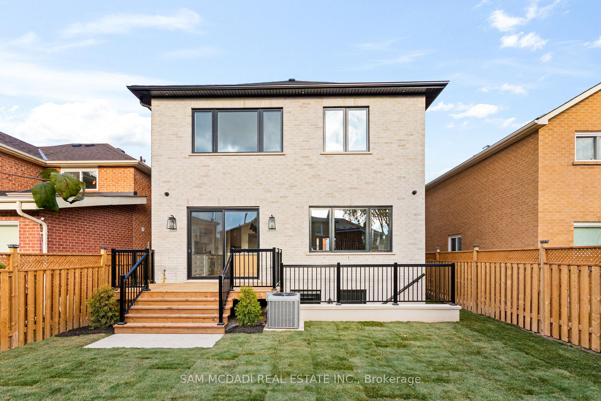 4584 Full Moon Circle