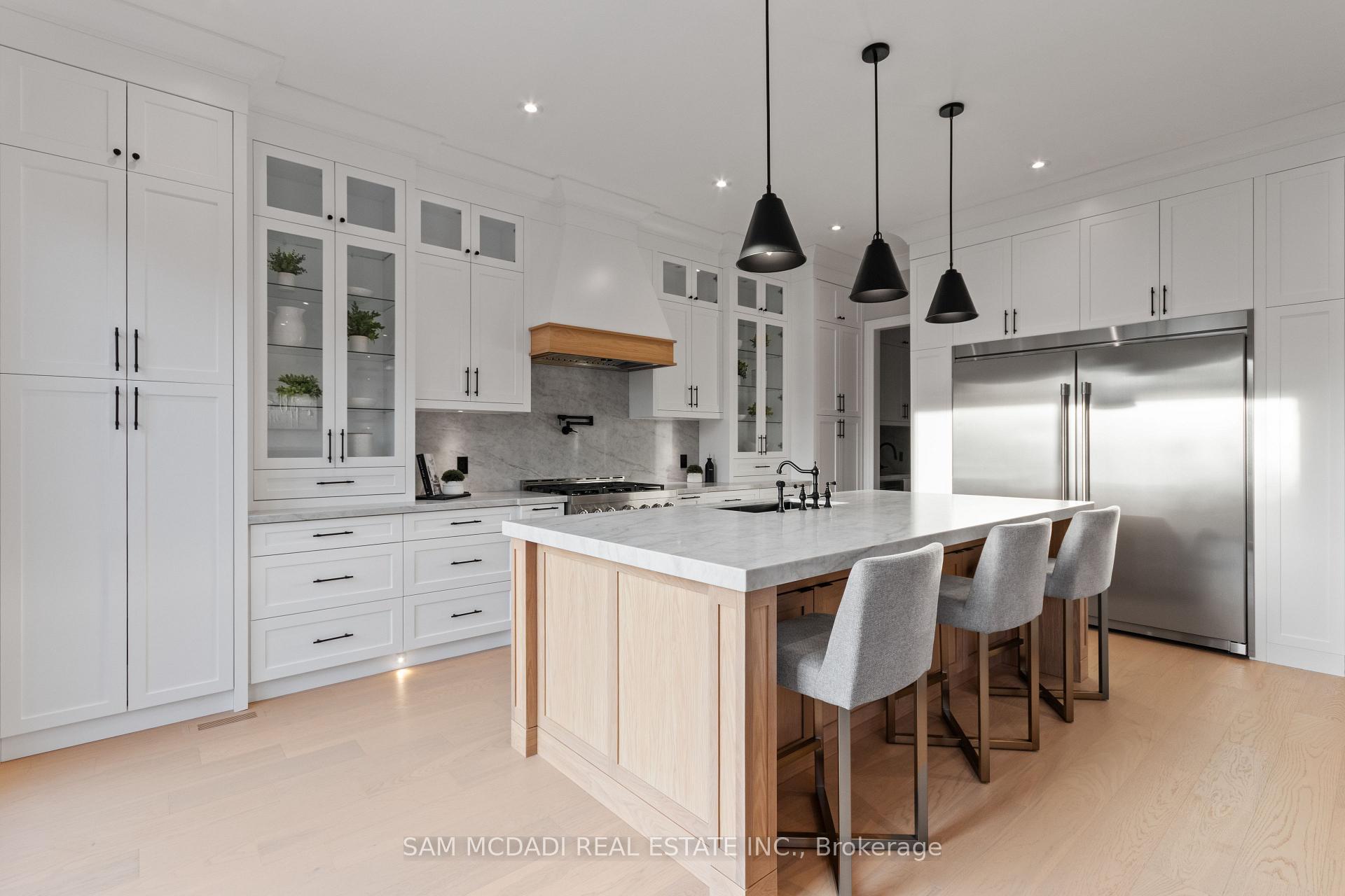 4584 Full Moon Circle