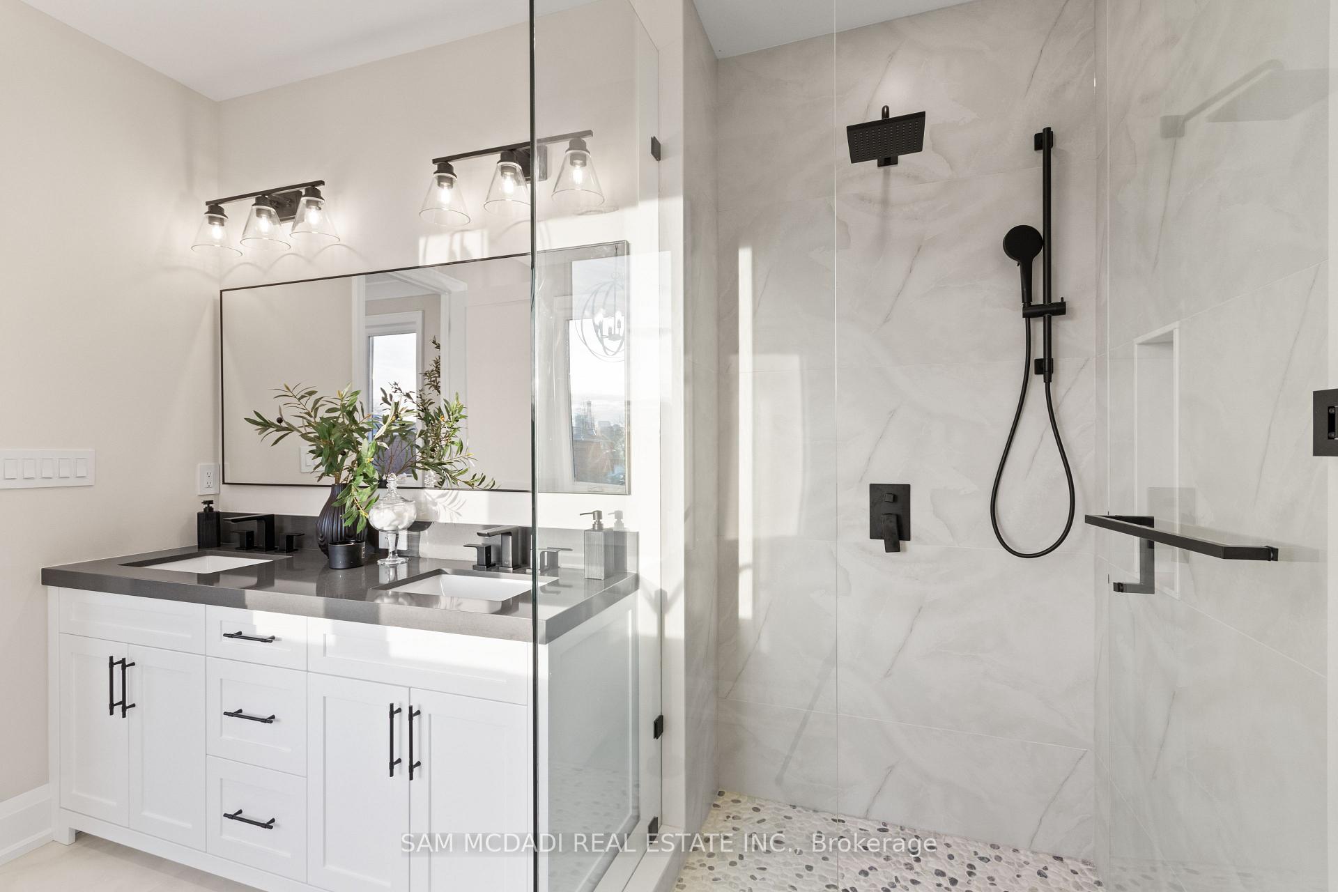 4584 Full Moon Circle