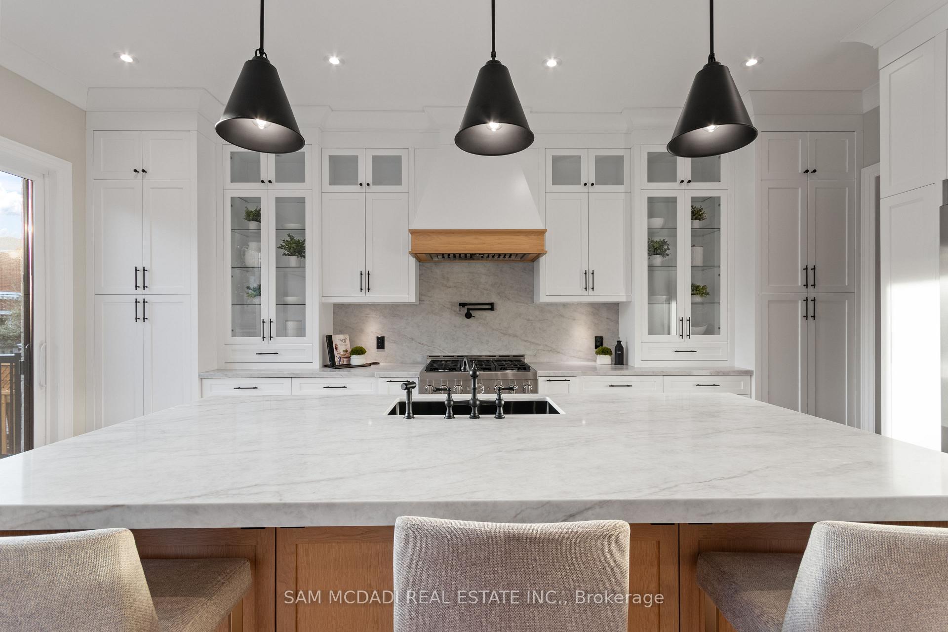 4584 Full Moon Circle