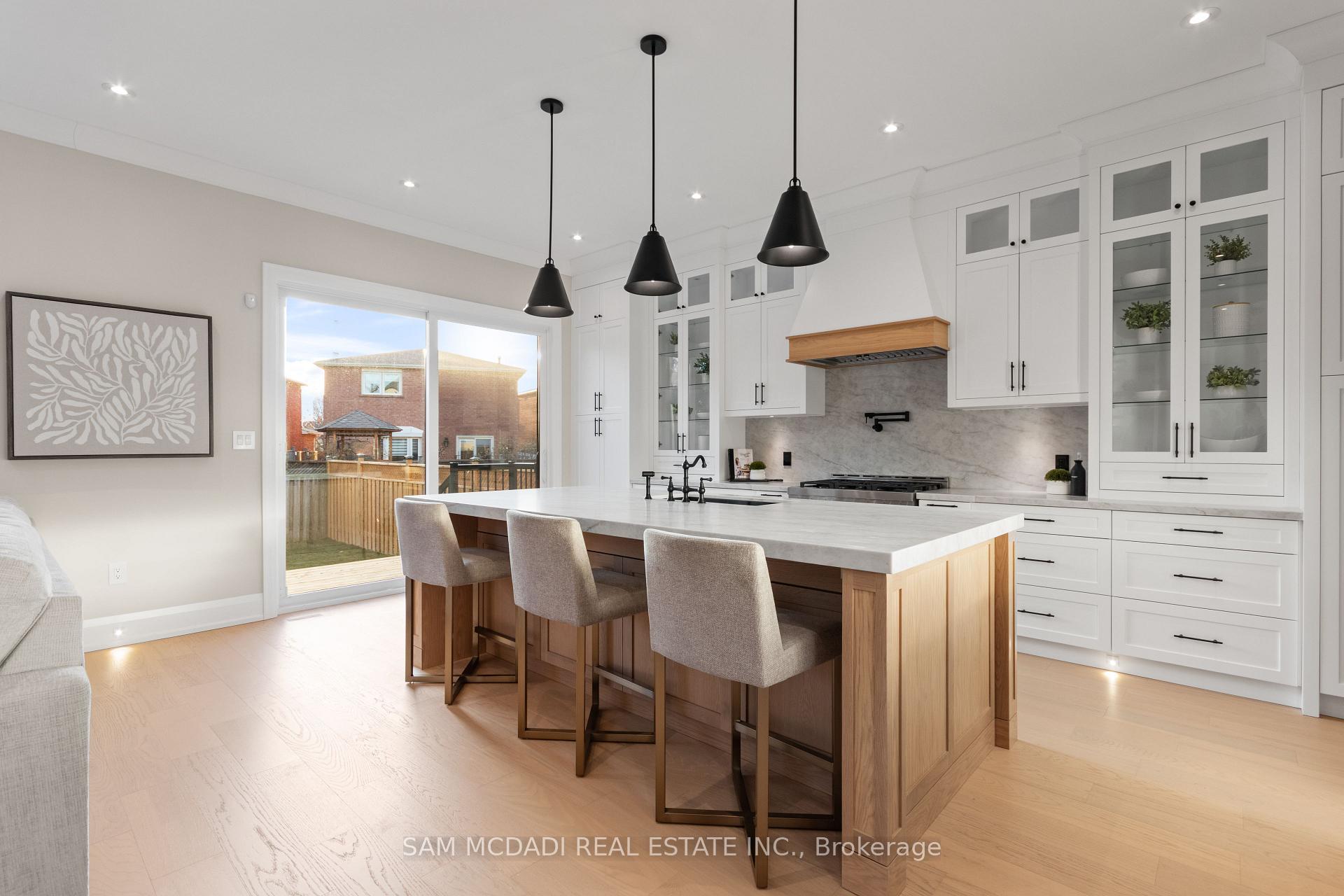 4584 Full Moon Circle