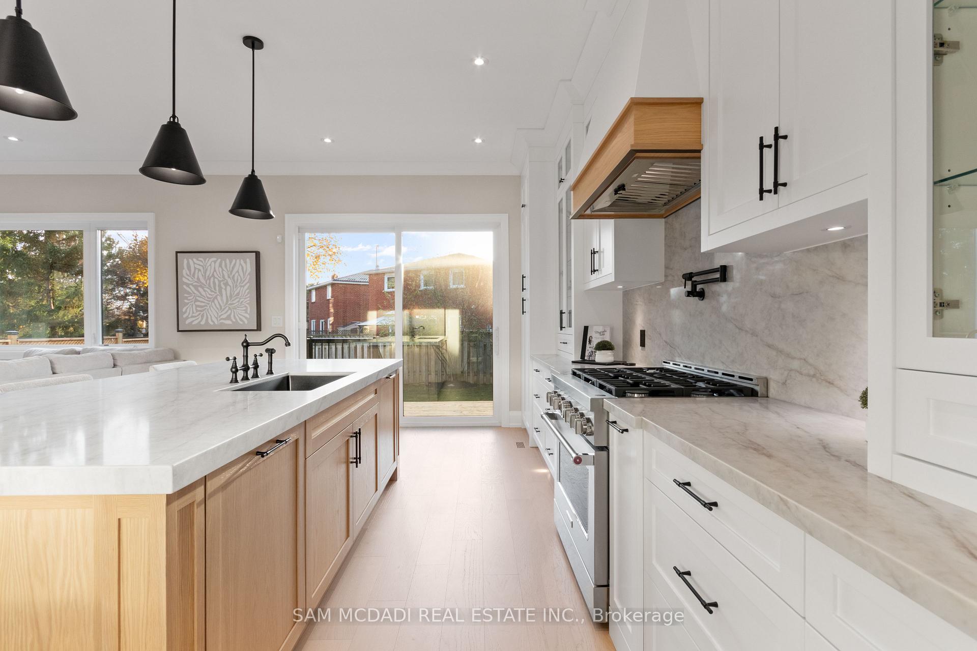 4584 Full Moon Circle