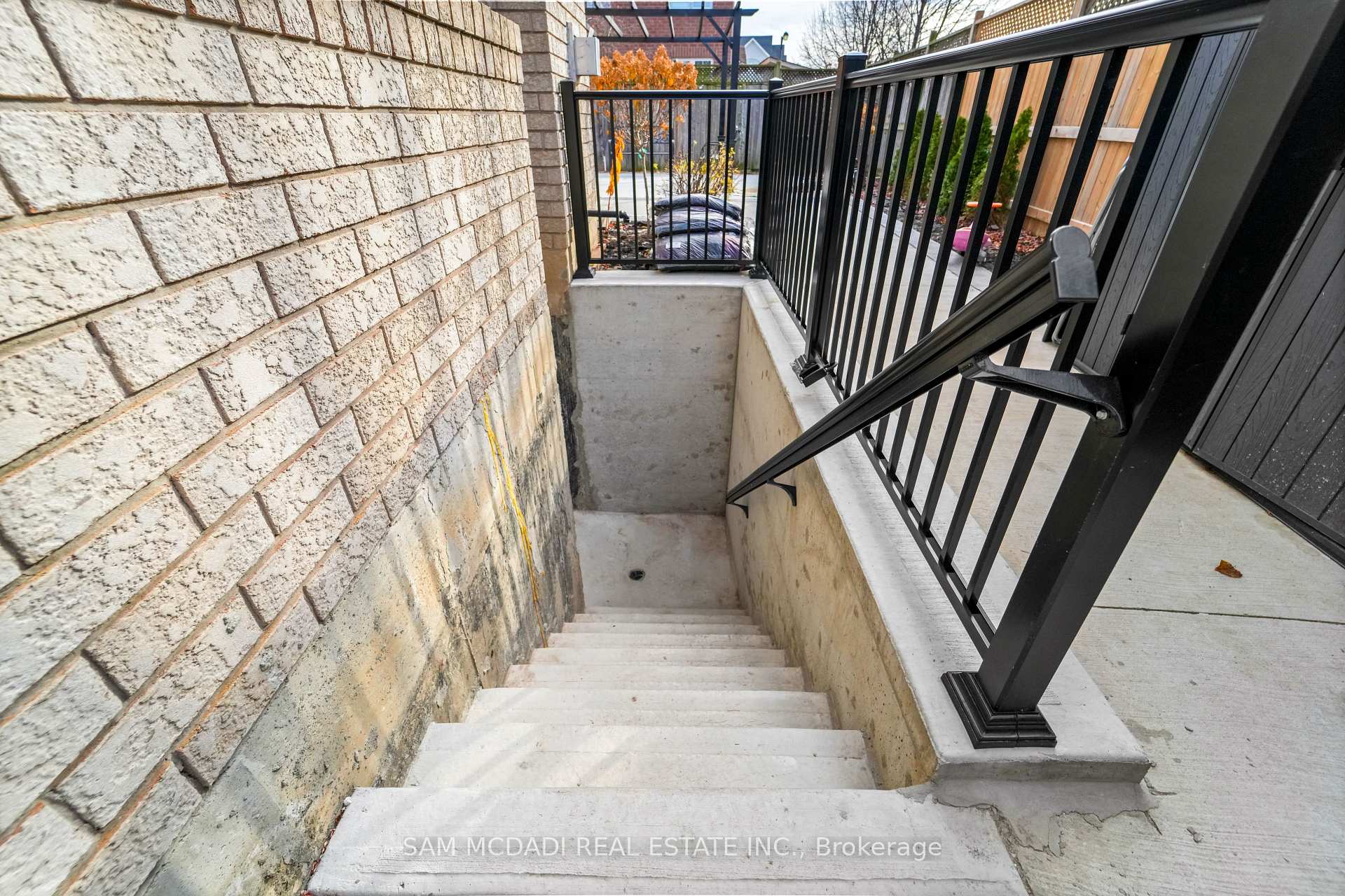 904 Somerville Terrace