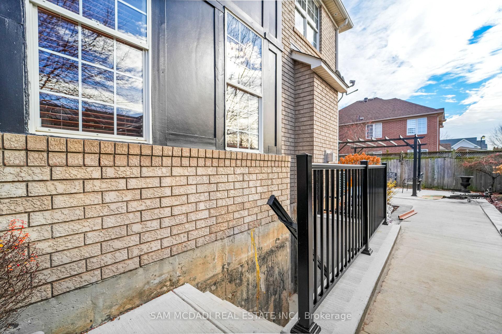 904 Somerville Terrace