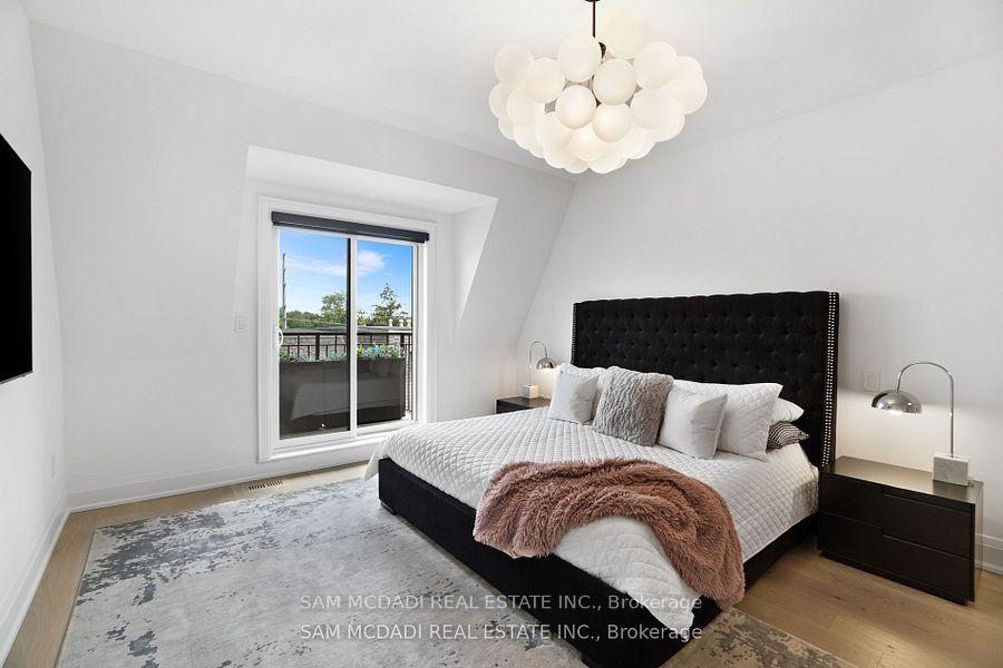 10 Lunar Crescent 24