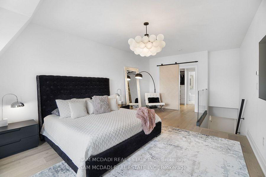 10 Lunar Crescent 24