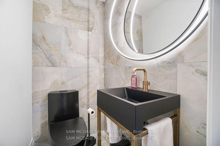 10 Lunar Crescent 24