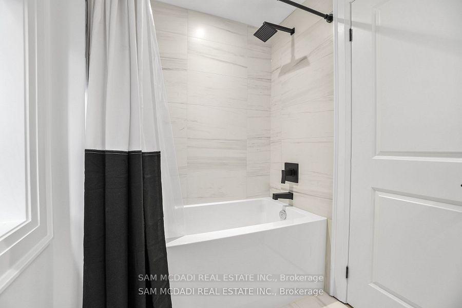 10 Lunar Crescent 24