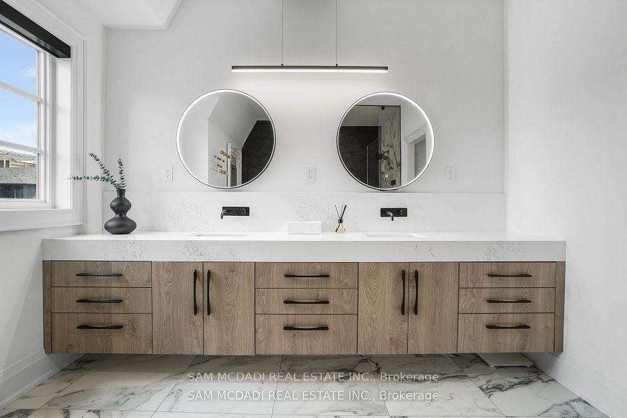 10 Lunar Crescent 24