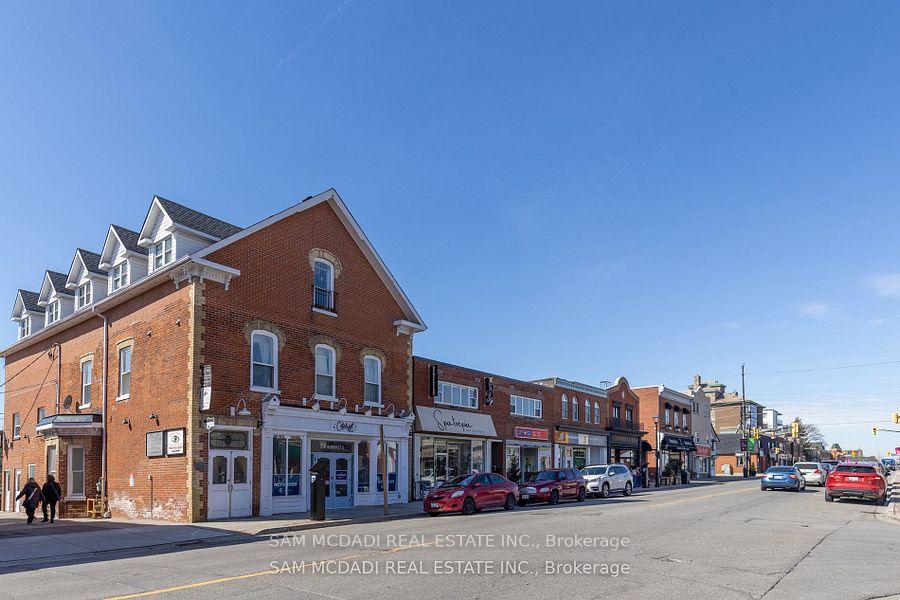 10 Lunar Crescent 24