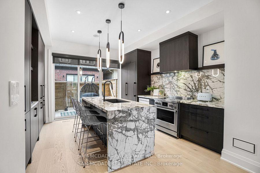 10 Lunar Crescent 24