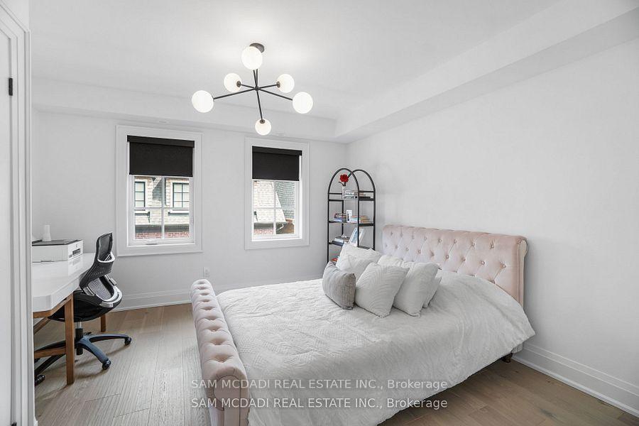 10 Lunar Crescent 24