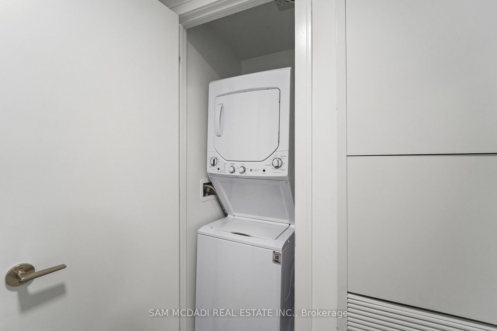 86 Dundas Street E 1513